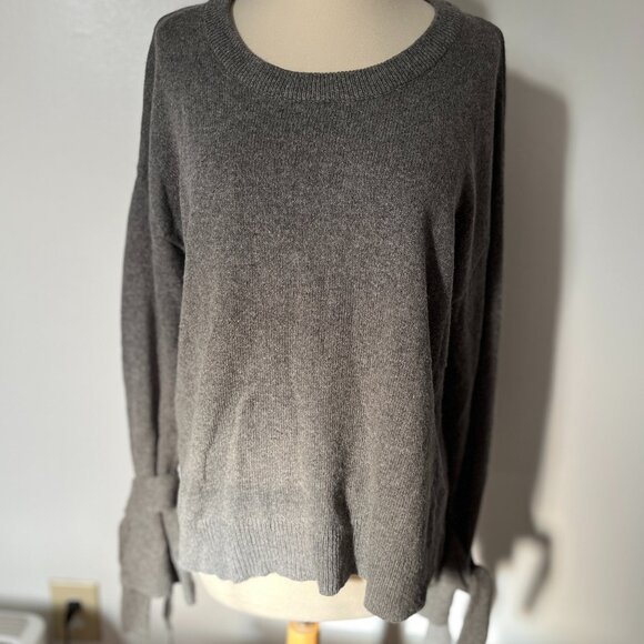 Madewell Sweaters - Madewell gray tie cuff pullover sweater, size medium